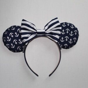 Minnie Mouse ears